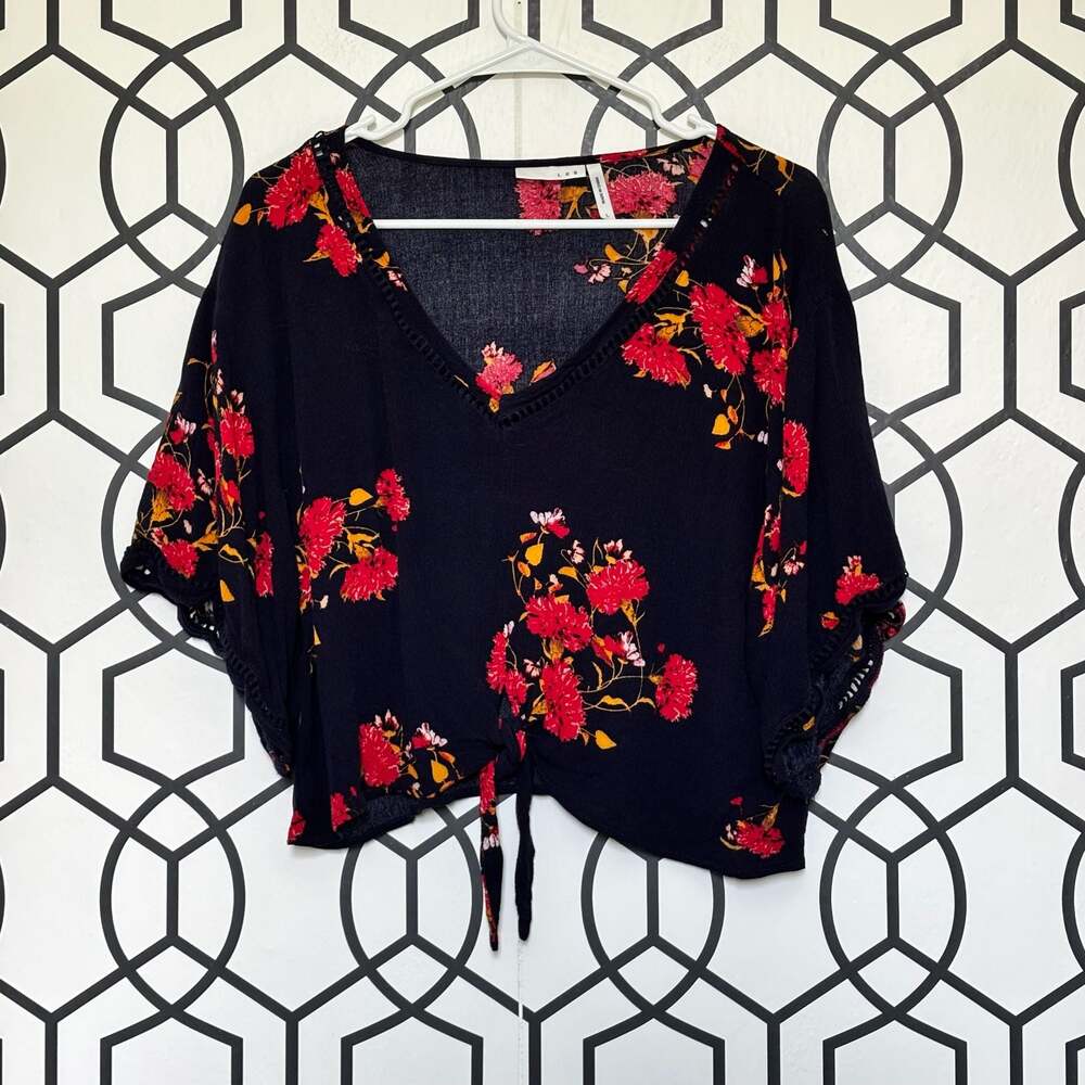 LUQ Floral Tie-Front V-Neck Cropped Blouse Size Large